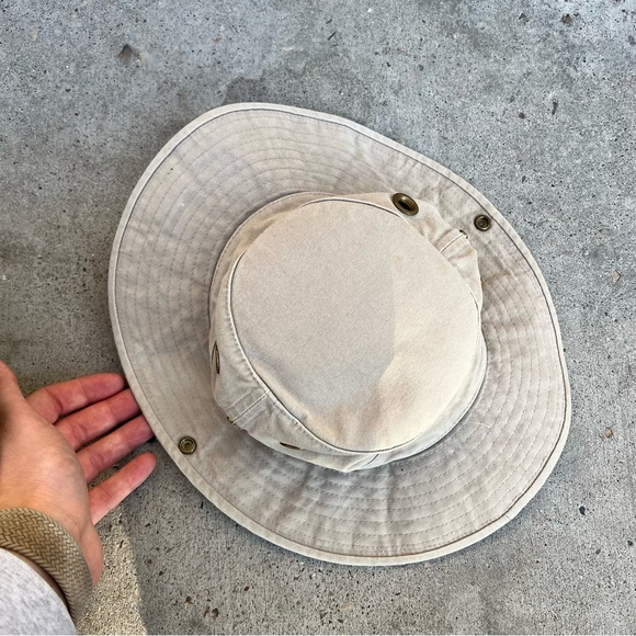 Tilley Hat - Picture 3 of 4